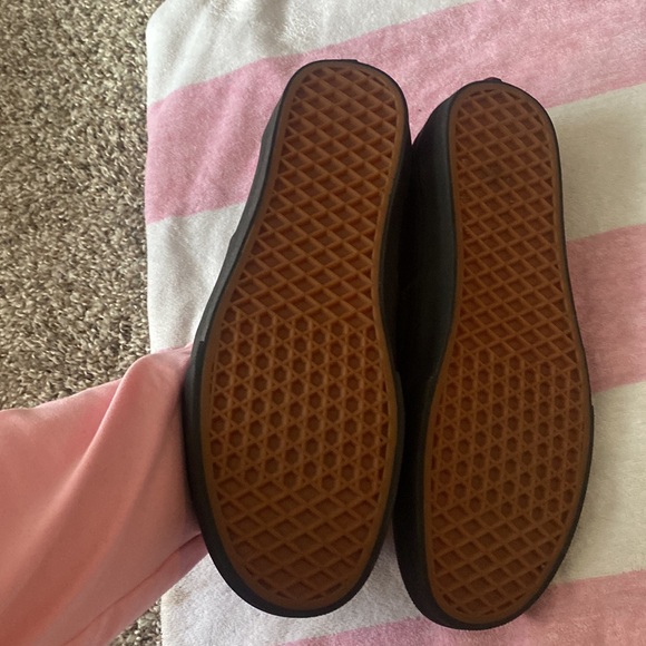 NWOT MENS SIZE 11 VANS - Picture 2 of 4
